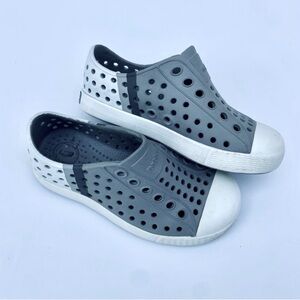 SOLD🚫Native Shoes Gray Charcoal and White Stripe Toddler Size 7